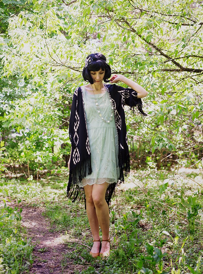 Fringe-kimono-shift-flapper-dress-black-wig-fashion-blogger
